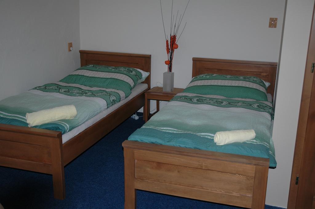 Hotel Mrazek Pardubice Cameră foto